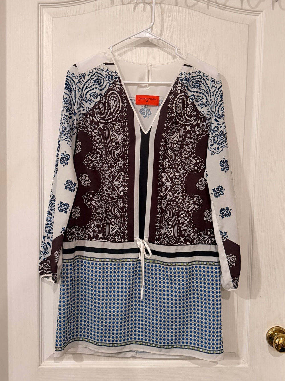 Clover Canyon Women’s V-Neck Patterned Tunic Dress in White, Blue & Brown